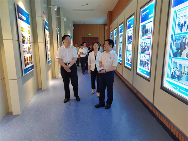 國家發改委到萬洲調研4采用.jpg